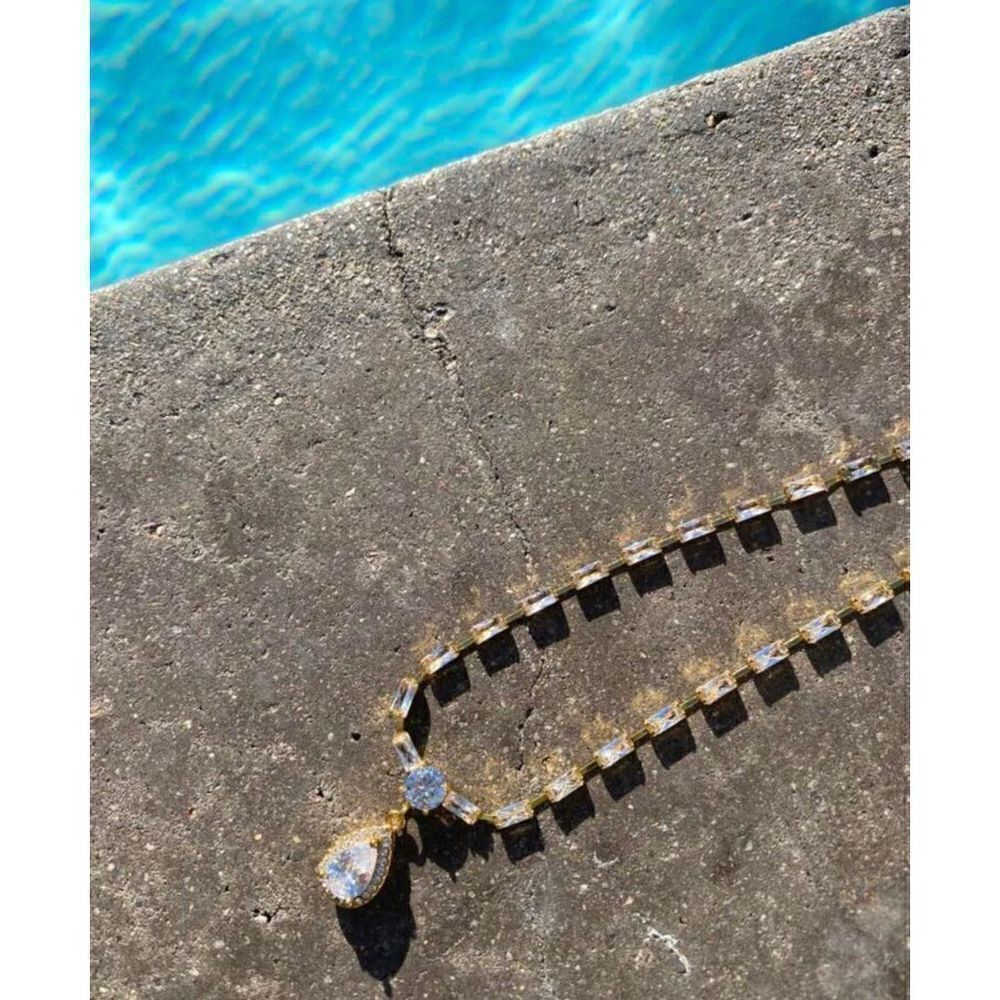 Zircon gold color teardrop necklace - Picture 3 of 3